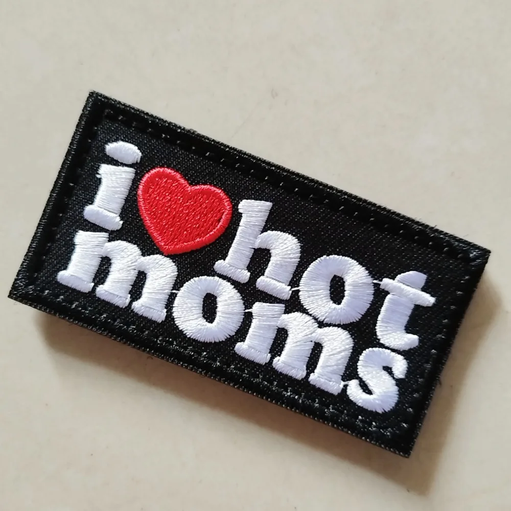 parches velcro mochila tácticos de bordados Me encanta las mamás calientes divertido Meme Velcros parche gancho bucle insignia de moral táctica, bordado para mochilas Molle, chaquetas, chaleco DIY - imagen 5