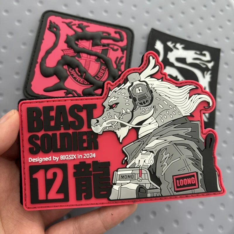 Parche táctico con gancho y bucle de PVC, soldado de bestia, insignia de moral del dragón del zodiaco chino, brazalete con Logo militar Roninlong en mochila