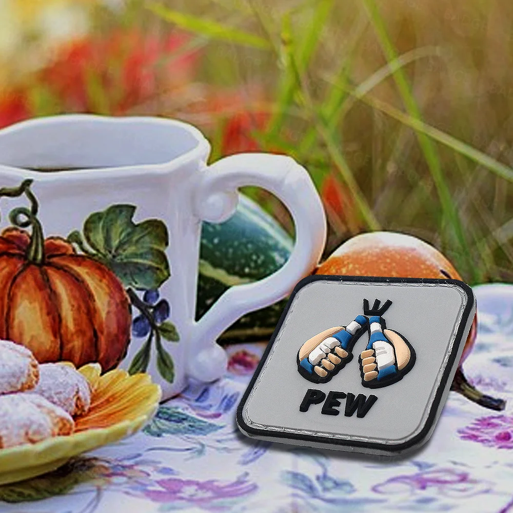 Parche bordado de PEW, emblema inspirado en el Humor, insignia táctica, sombrero de engranaje, cerveza, batido de manos, mochilas - imagen 3