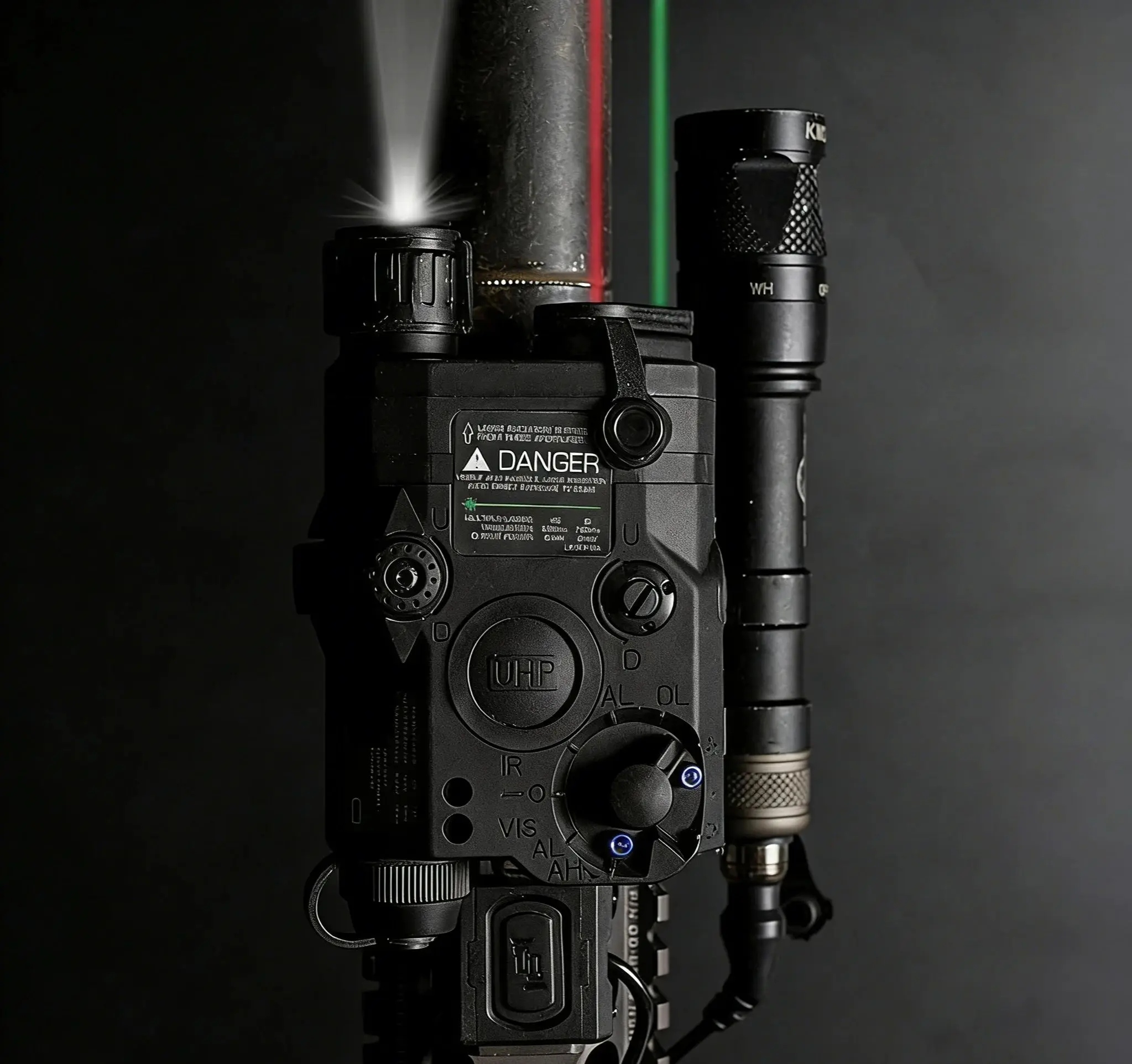 Indicador multifuncional táctico PEQ-15 - Láser rojo y verde + IR + Linterna - imagen 2