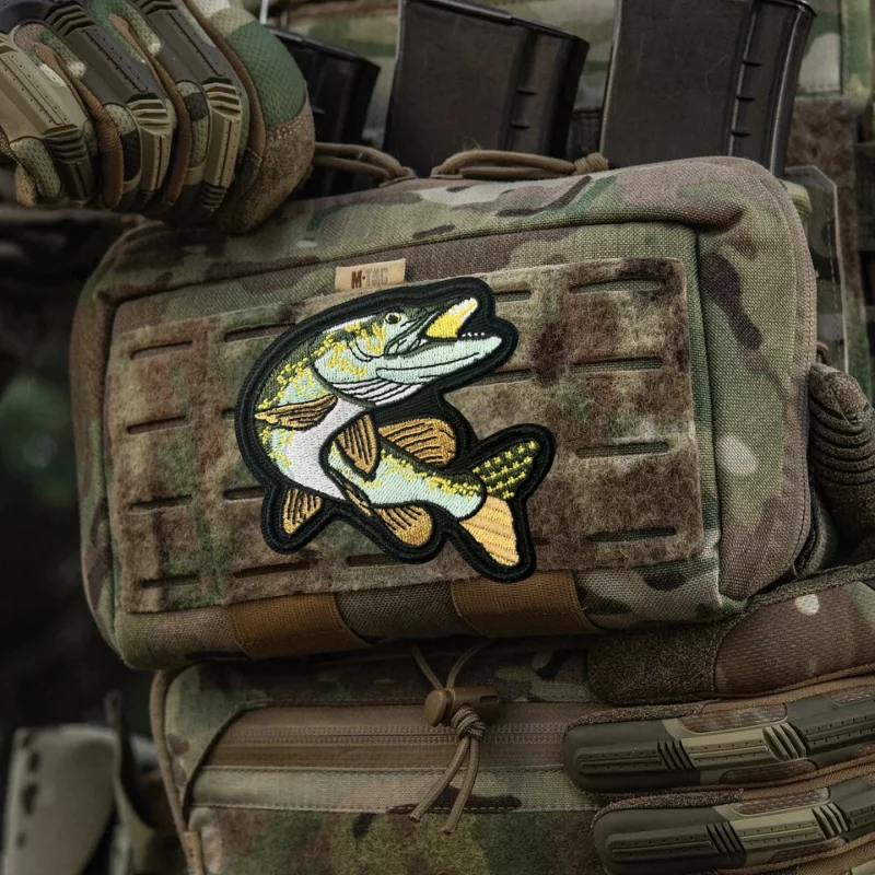 Parche bordado de peces de dibujos animados, chaleco táctico, insignia de moral con gancho y bucle, pegatinas decorativas para mochila, parches para brazalete para ropa - imagen 5