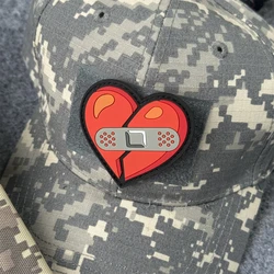 Parches de insignia de moral táctica de tirita en forma de corazón, brazalete militar, parches de gancho y bucle de PVC 3D para ropa, pegatina para mochila