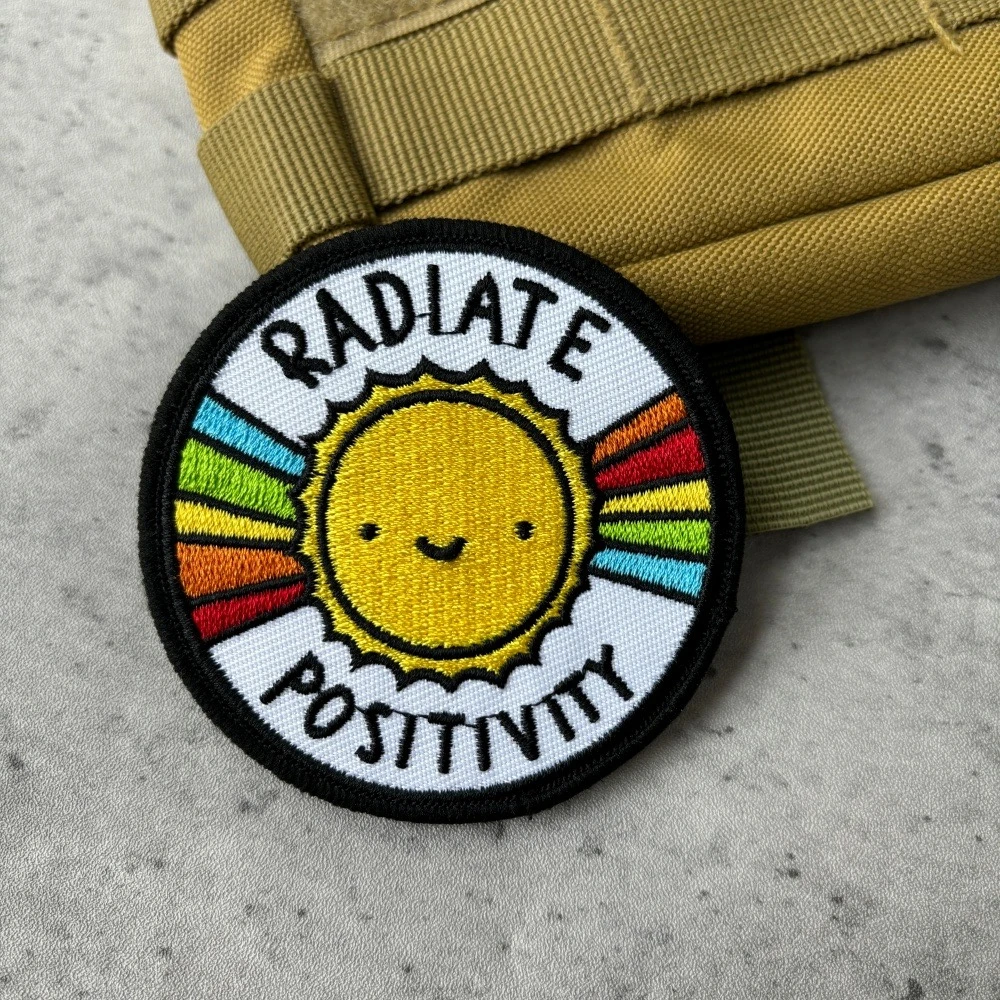 Parche táctico Radiate Posivity Meme, parches bordados con gancho y bucle divertidos, brazalete, insignia de moral del ejército militar, pegatinas para mochila - imagen 2