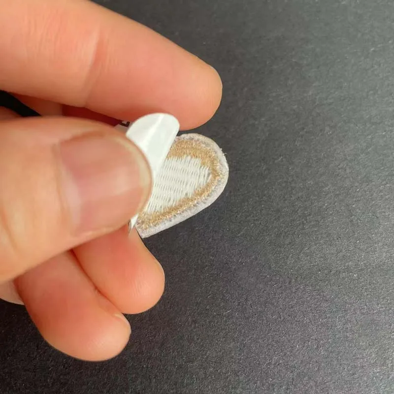 10 Uds., 23 uds/cabello Mini corazón apliques de tela pegados en parches, parche de reparación de bordado autoadhesivo para ropa, zapatos, chaqueta descendente - imagen 4