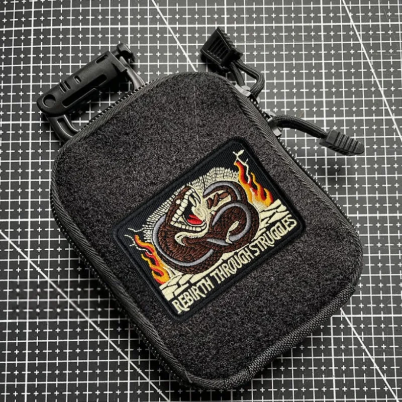 Parche táctico de renacimiento a través de golpes, insignia de moral militar, gancho bordado y bucle, mochila, ropa, pegatina decorativa, brazalete - imagen 3