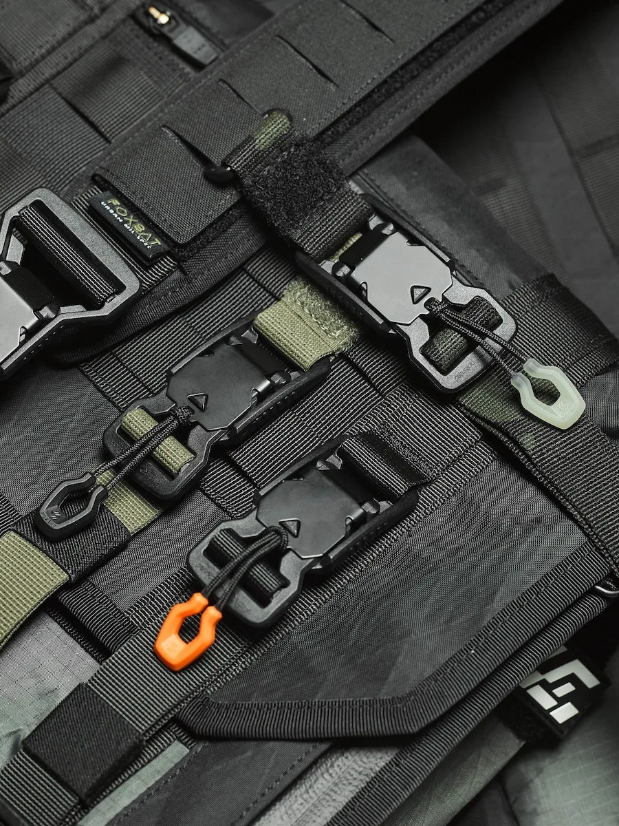 Cuerda de hombro táctica con hebilla magnética, cremallera modificada, función de cuerda, cuerda de cola de tracción táctica - imagen 4