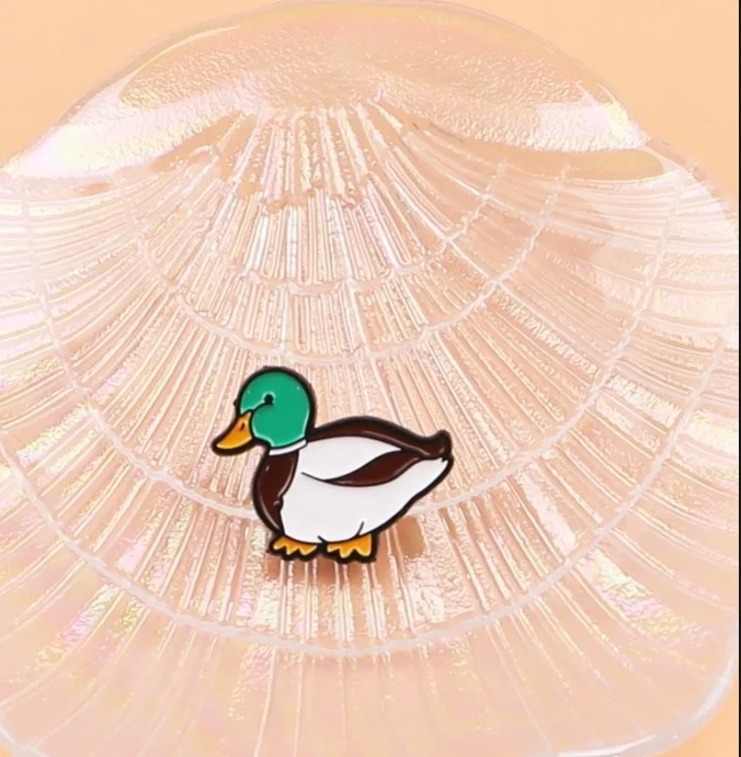 Pin esmaltado de pato bonito para solapa, broches de animales divertidos para decoración de ropa de mujer, alfileres de Metal, mochila, sombrero, insignia, accesorios