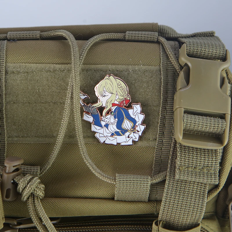 Parches metálicos esmaltados de Anime Violet Evergarden, insignias bordadas DIY para chica hermosa para ropa, mochila, sombrero, decoración con gancho - imagen 5