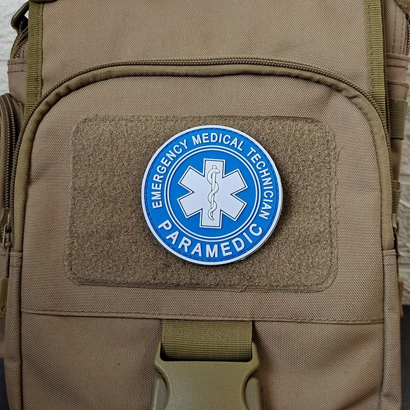 Paramédico Life Star Snake Battle 3D PVC gancho y bucle moral insignia señal de primeros auxilios parches militares mochila pegatinas tácticas - imagen 2