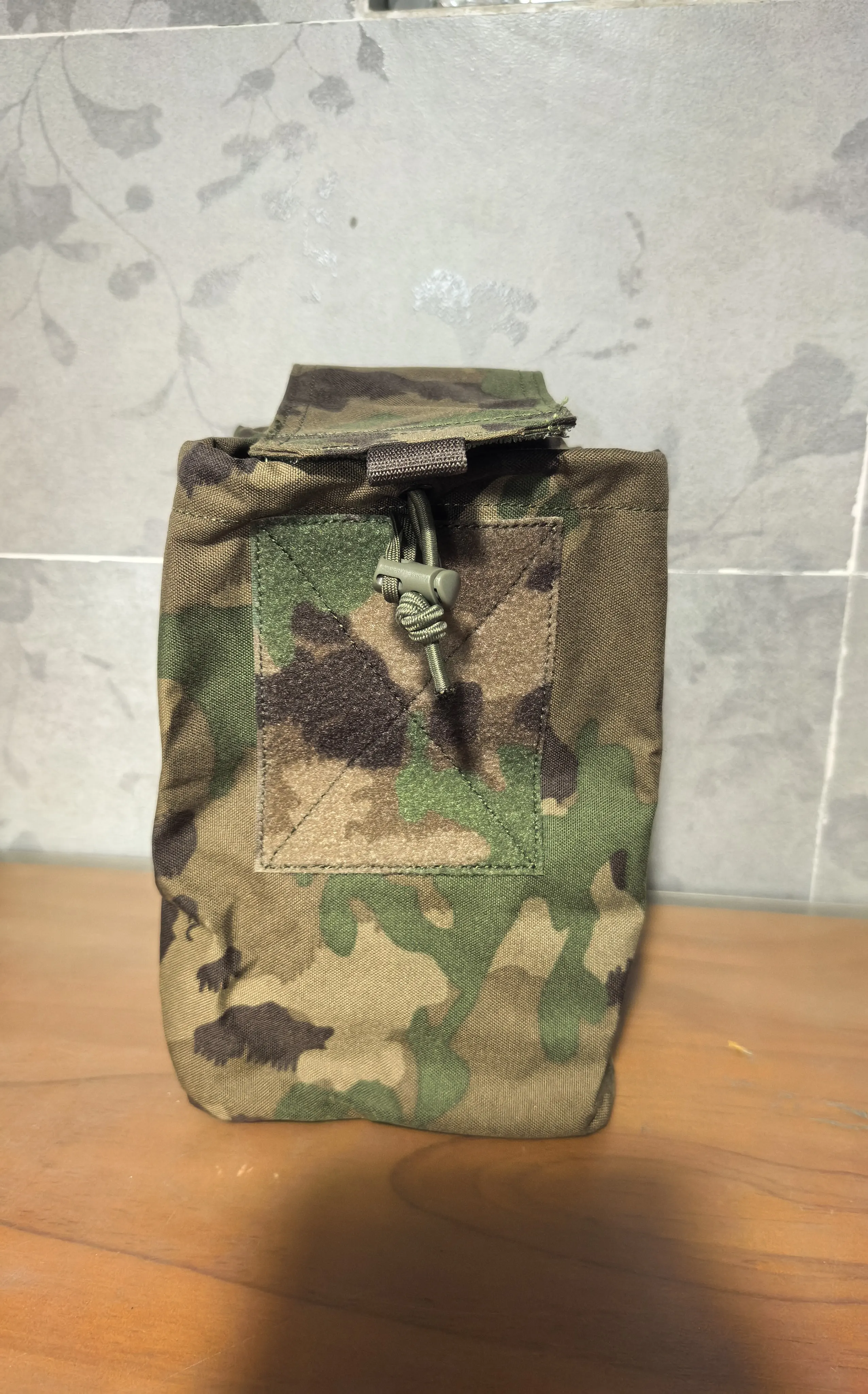 Bolsa táctica exterior con funda de casco y compartimento médica - imagen 5