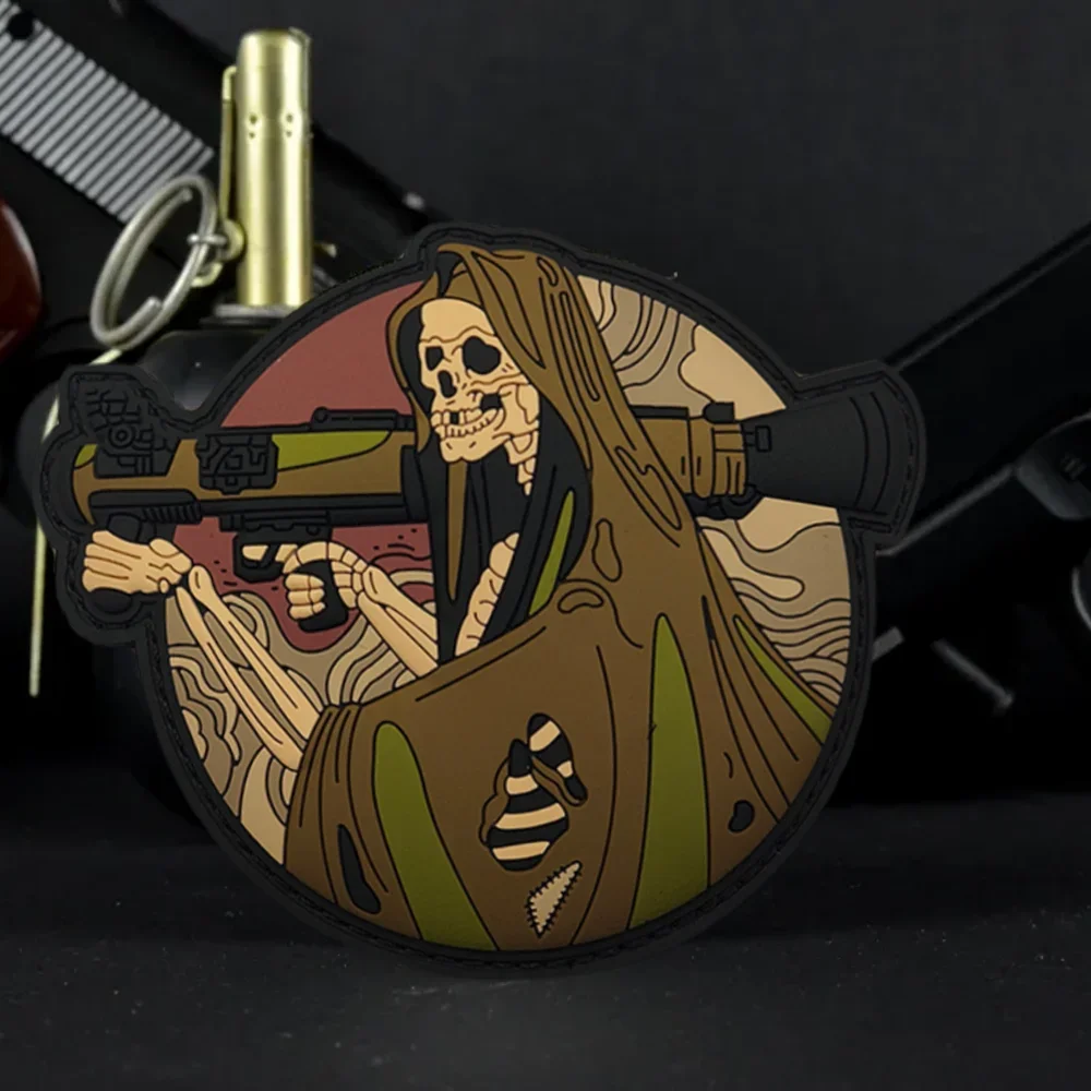 Insignia de moral de PVC con esqueleto de Death Grip, parche táctico de PVC, parches de gancho y bucle, lanza de hueso militar, brazalete Skul, pegatinas para mochila - imagen 2