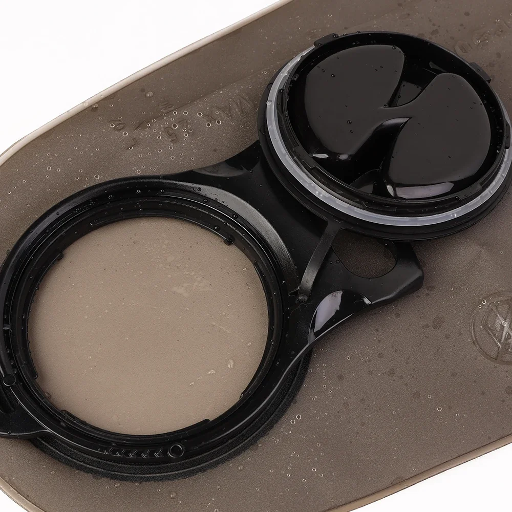 Emersongear TPU 2.5L hidratación vejiga bolsa de agua táctica caza senderismo al aire libre Camping combate portátil marrón EM5825 - imagen 5