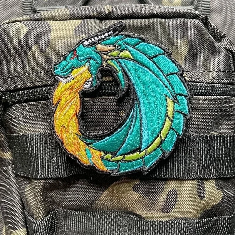 Insignia de moral con brillo nocturno de unicornio arcoíris, brazalete táctico con cabeza de lobo y dragón, parche de gancho y bucle bordado, pegatina para mochila - imagen 3