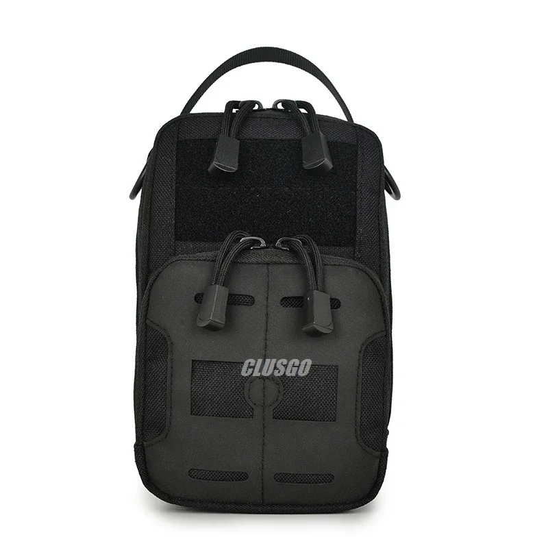 Uso de la bolsa como módulo Molle adicional en una mochila táctica
