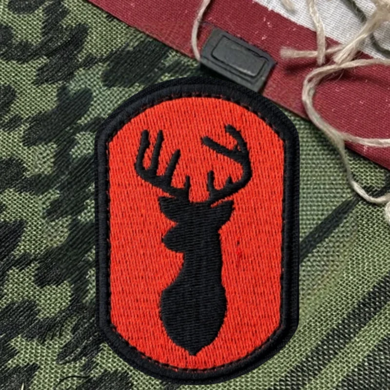 Parche bordado de pistola de caza naranja Deer Hunter, insignia de moral táctica con gancho y bucle, pegatinas para mochila, parches para brazalete para ropa - imagen 4