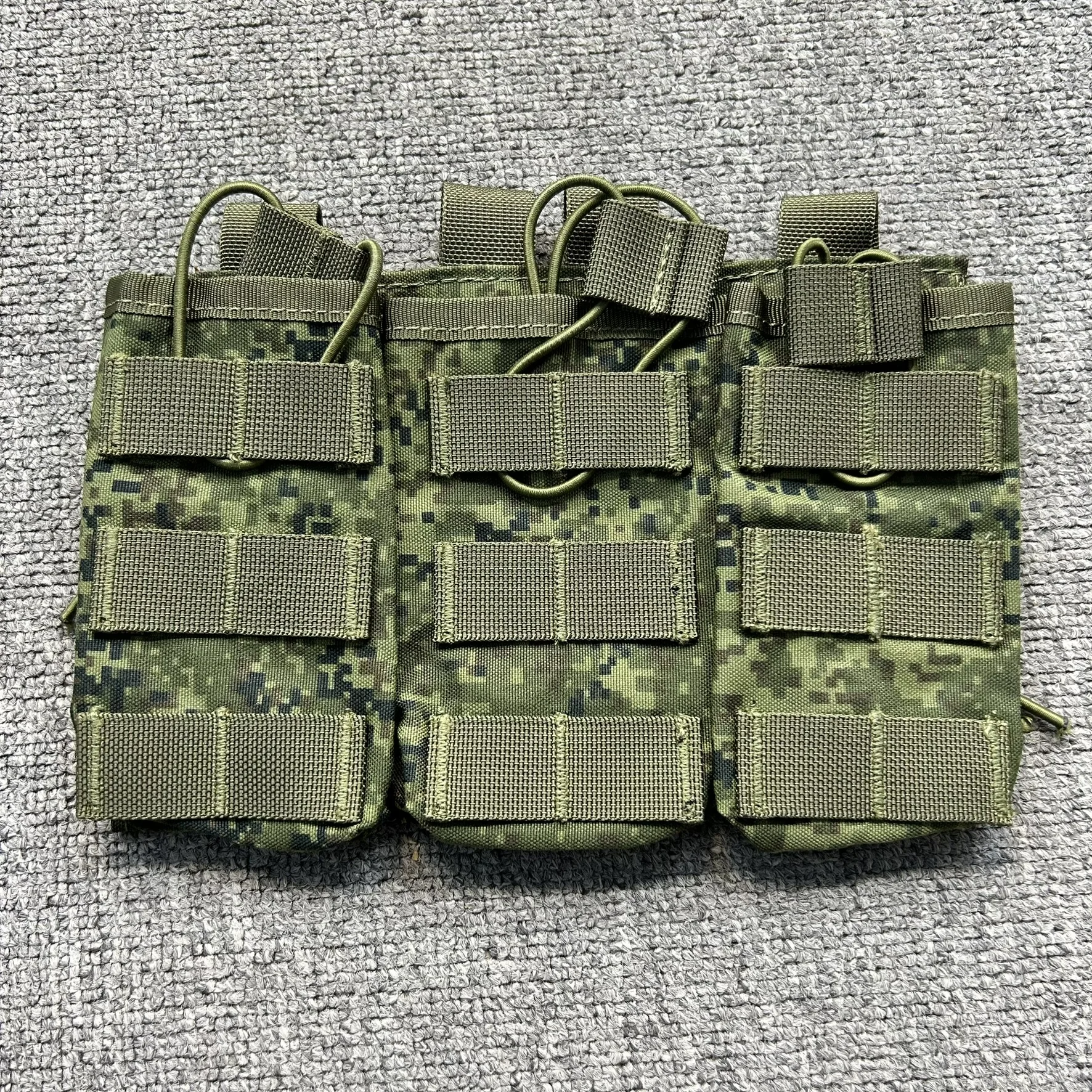 A-TACS FG / EMR Russian Ruins Green 1000D Triple Mag Pouch - Portador MOLLE montado en chaleco para revistas de 7,62 mm