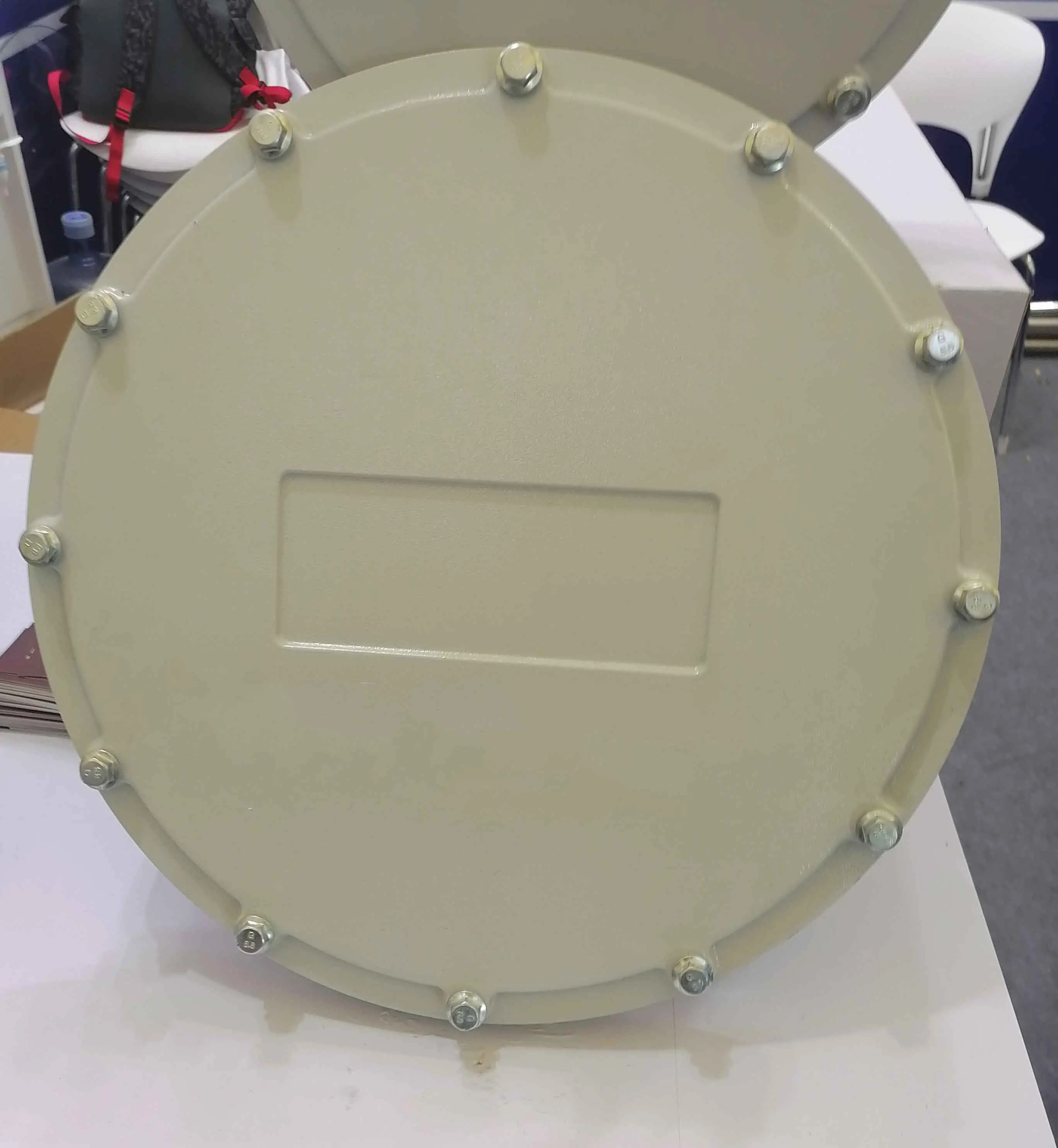 Serie de cubiertas circulares de limpieza de hierro con especificaciones completas para limpieza de ventanas resistentes a altas temperaturas y al aceite. - imagen 2