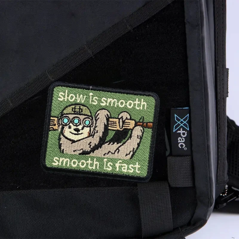 Parche táctico Slow is Smooth, Smooth is Fast – Insignia moral velcro - imagen 5