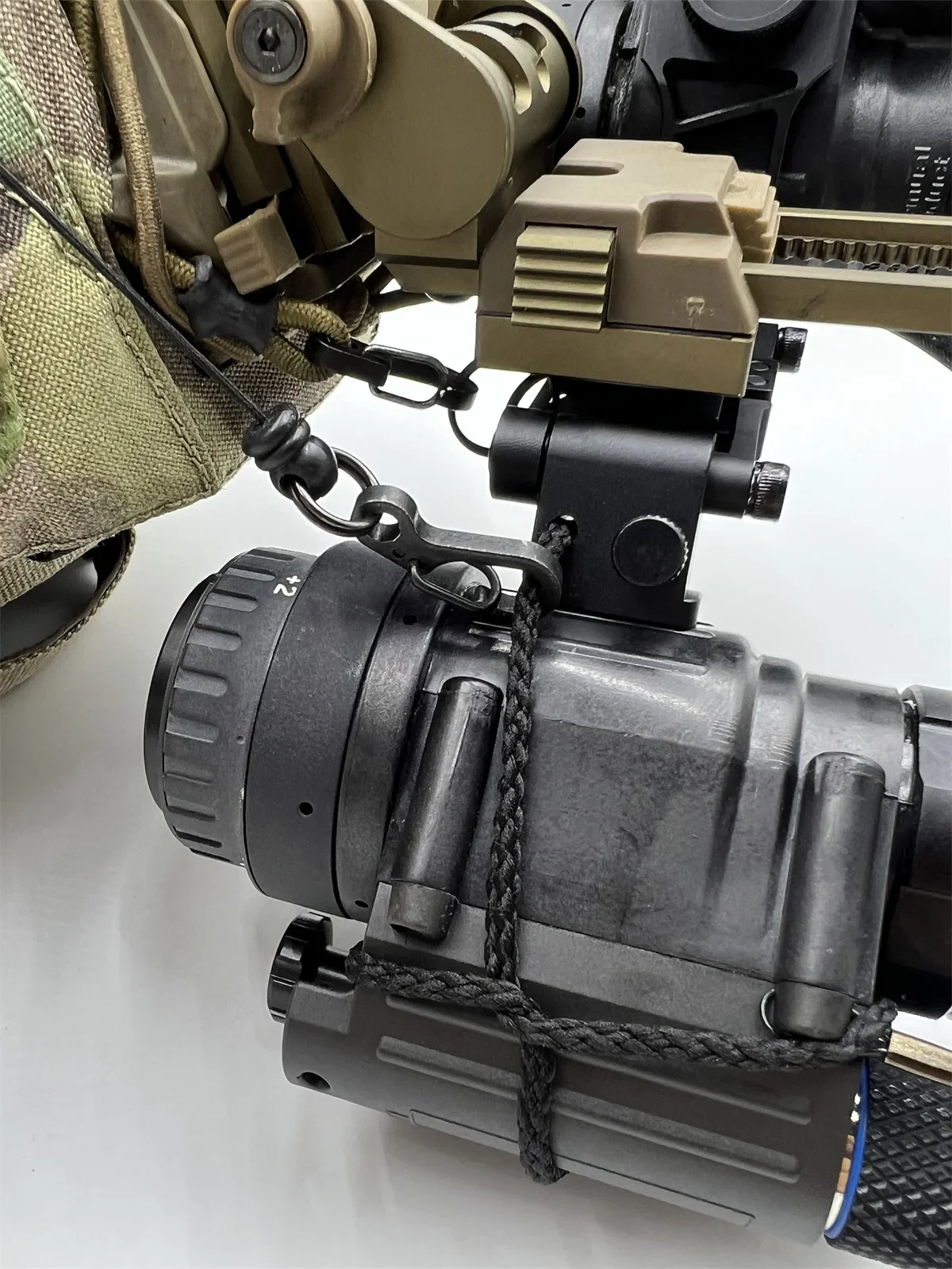 Soporte de montaje táctico MUM28 Dual MUM14 NVM 14 PVS Binocular de visión nocturna NVG soporte de brazo J - imagen 4
