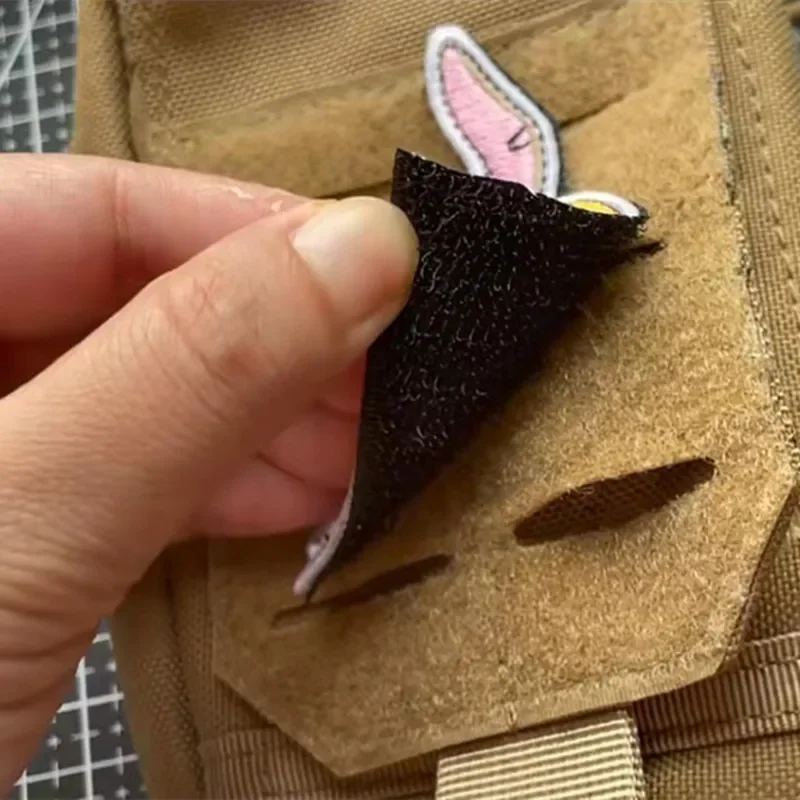 Parches militares de Anime para niña, insignia bordada con orejas de conejo, Sailor Moon, ojos grandes, Linda pegatina táctica para bolsa, aplique para ropa - imagen 4