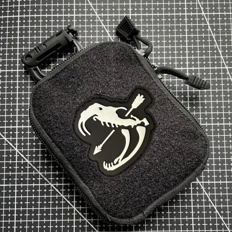 Parche de dinosaurio y calavera, insignia de moral táctica, gancho y bucle de PVC, mochila, ropa, accesorios decorativos, pegatina, brazalete - imagen 3