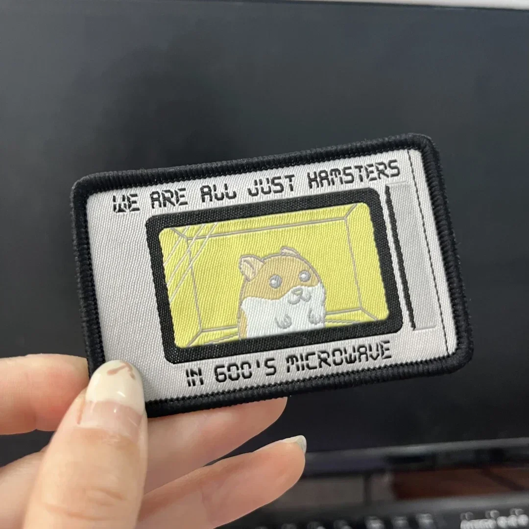 WE ARE ALL JUST HRMSTERS IN MICROWRVE de los 600, parches de marca tejida para ropa, insignia de moral táctica, pegatina para mochila - imagen 3