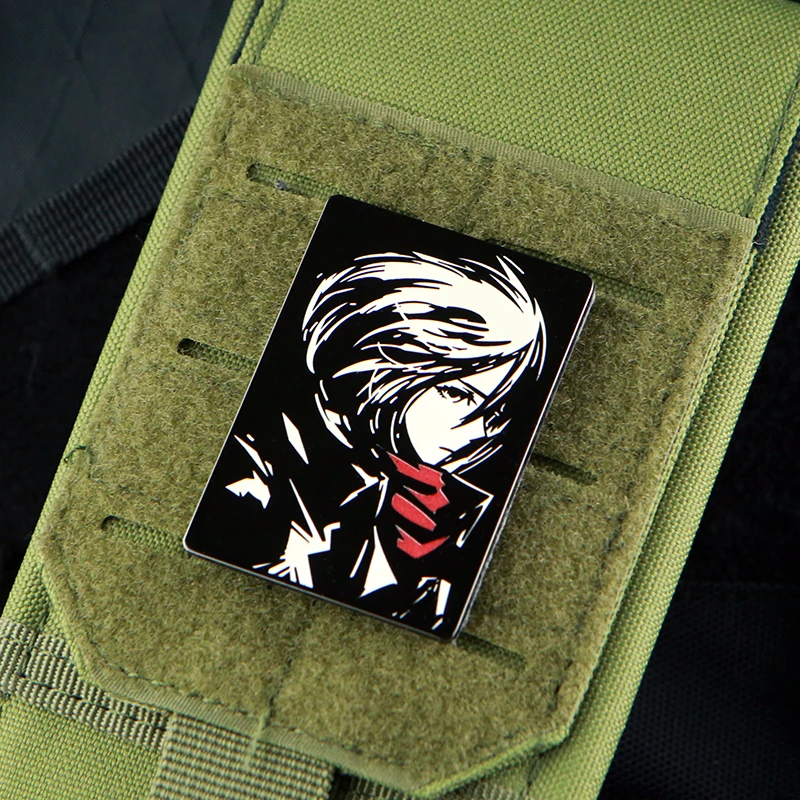 Mikasa Ackerman parches de Metal para decoración de mochila, insignia táctica de Anime de dibujos animados con gancho - imagen 3