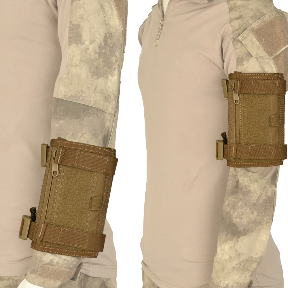 Detalle de los bolsillos transparentes del brazalete TACTIFANS