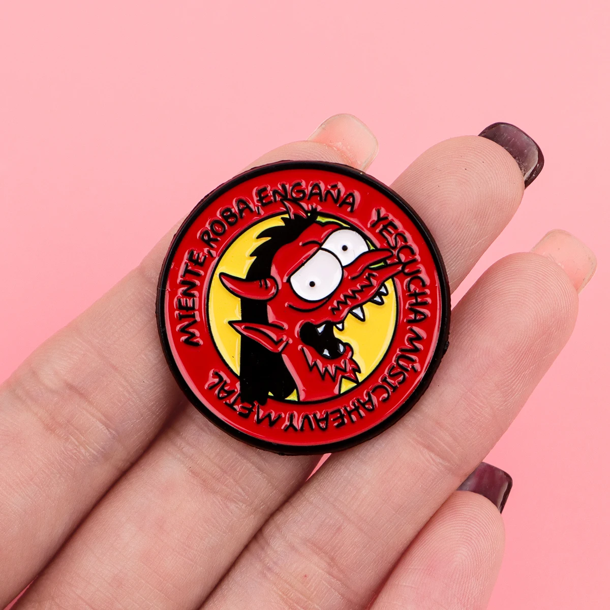 Pin esmalte diablo Miente y roba engaña – broche para mochila - imagen 4