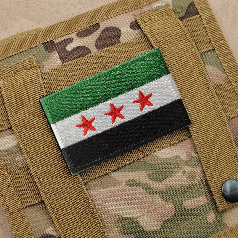Parche con emblema de la bandera de Siria: respaldo de gancho y bucle de 8x5 cm, diseño de bordado premium - imagen 4