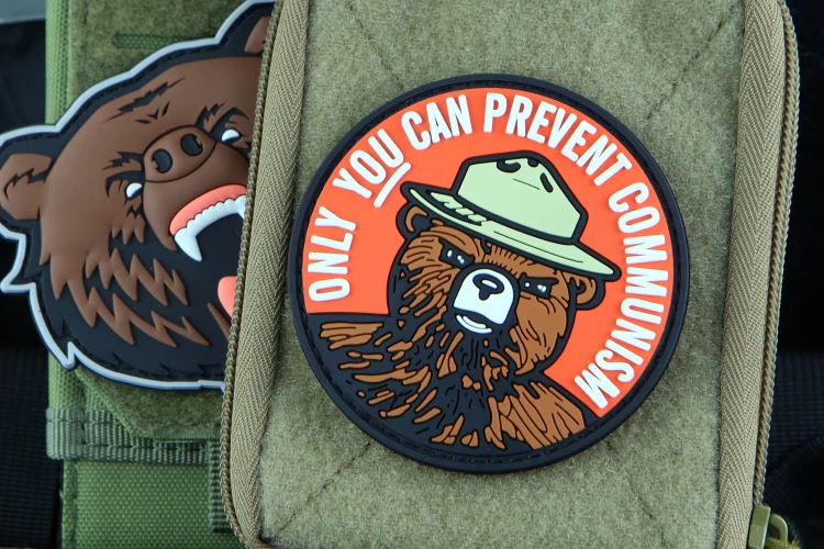 Parches personalizados de oso marrón feroz, insignia de moral de PVC, brazalete creativo de dibujos animados, mochila táctica, pegatina de gancho y bucle - imagen 4