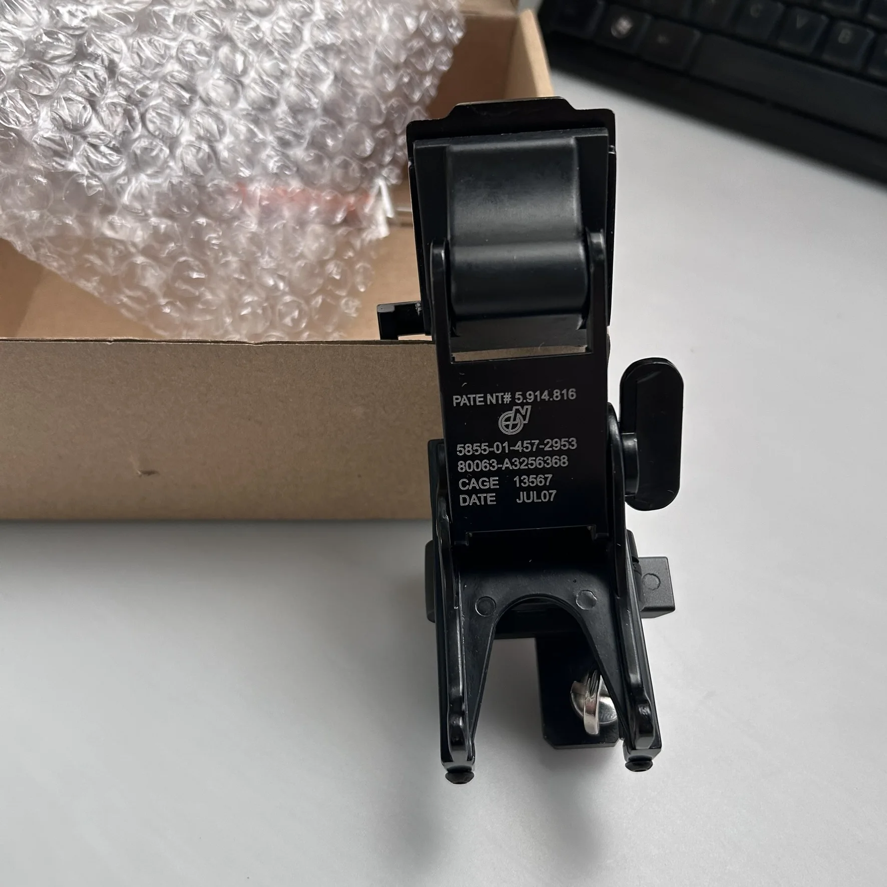 YUKON Pirate Binocular NVD Serie 25025 Soporte de montaje dedicado para cascos FAST/MICH/ACH