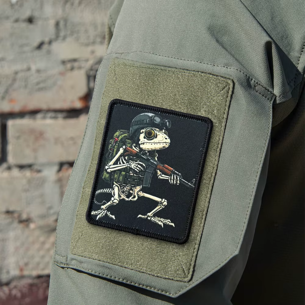 Parche táctico calavera de rana con velcro para equipamiento militar - imagen 3