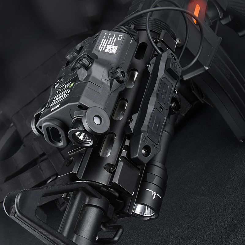 Táctico UHP AN PEQ 15 PEQ-15 LA5C punto rojo verde azul indicador láser IR Surefir M600U arma explorador LED AR15 luz ajuste riel de 20MM - imagen 4