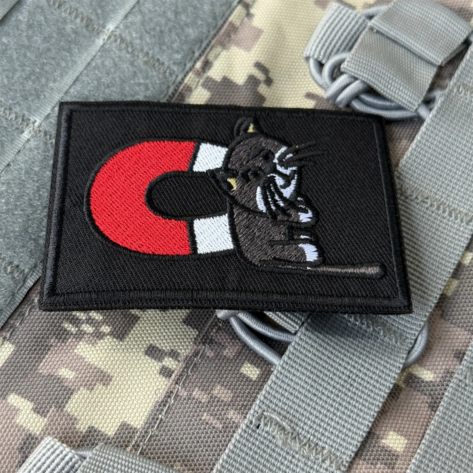 Parche Chevron "imán para gatos", insignia de moral táctica, parches bordados de gancho y bucle para ropa, pegatina de equipo militar - imagen 4