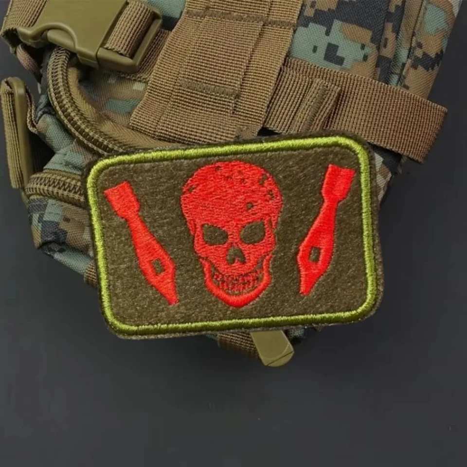 Parche bordado de moral táctica de calavera, parche de gancho y bucle, insignia del ejército militar, brazalete, pegatinas para mochila - imagen 4