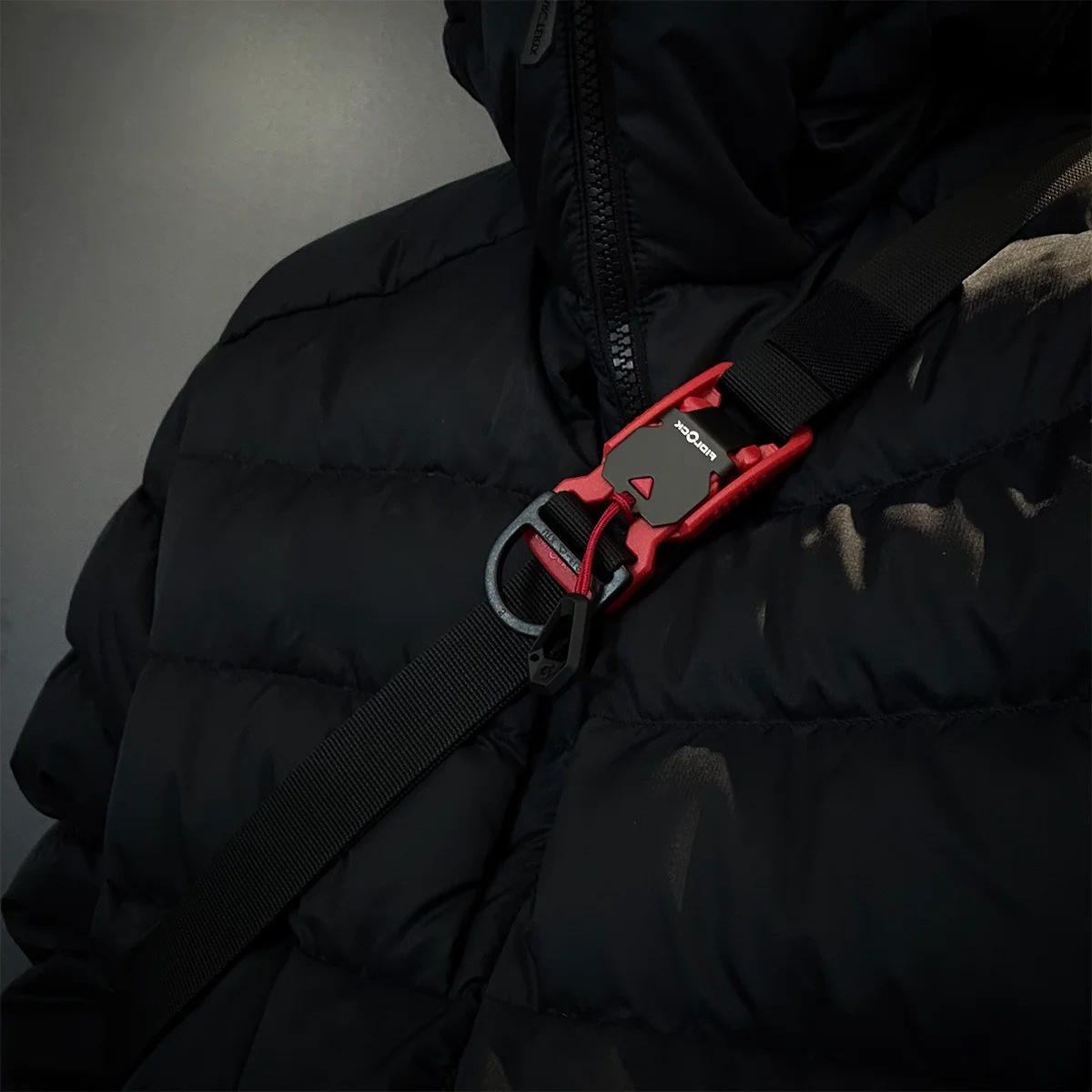 Bolso cruzado para exteriores, correa de hombro individual de 25mm con hebilla magnética para un liberación rápida por gravedad - imagen 3