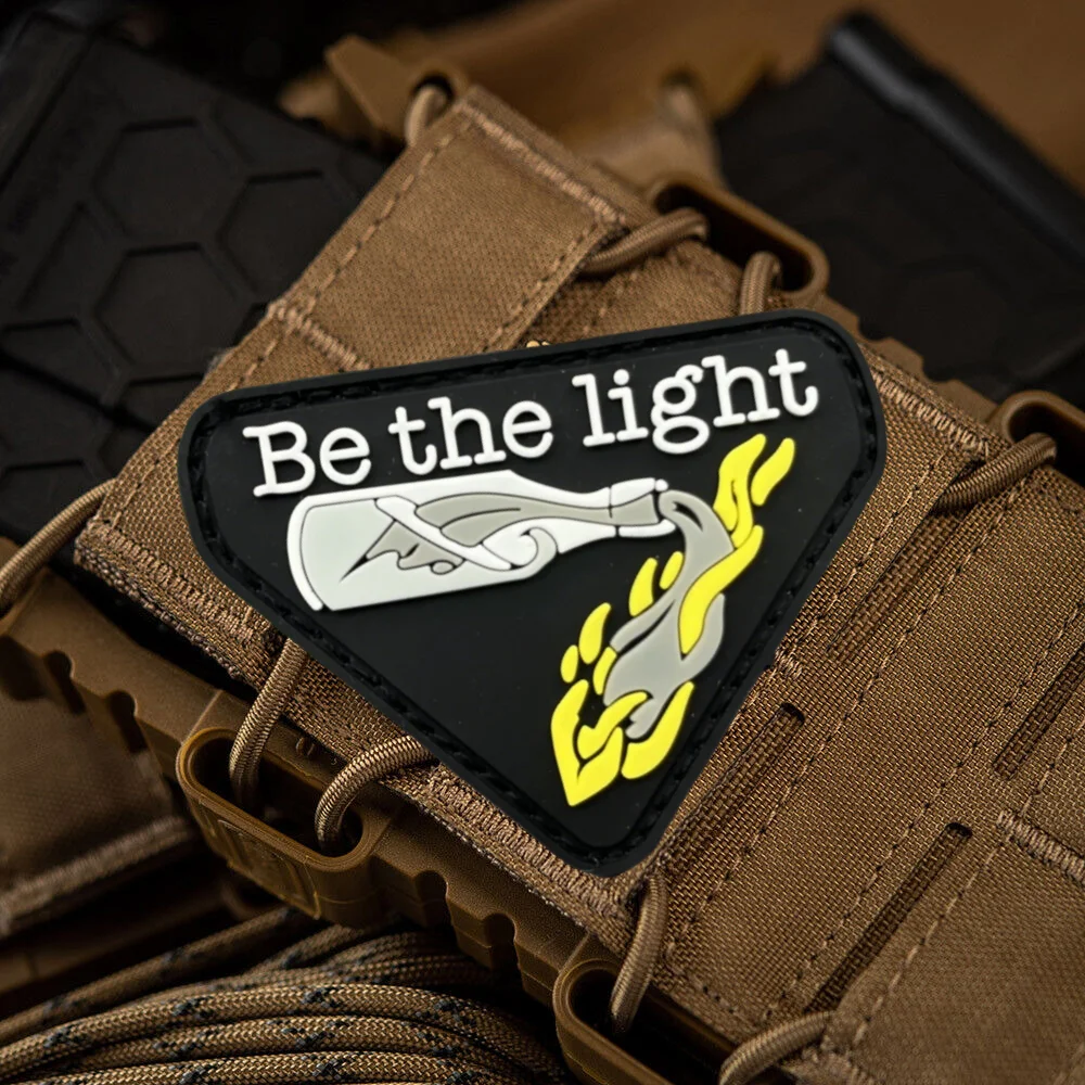 Parche táctico "Be The Light", divertido parche de gancho y bucle de PVC, insignia de moral del ejército militar, pegatinas decorativas para mochila - imagen 2