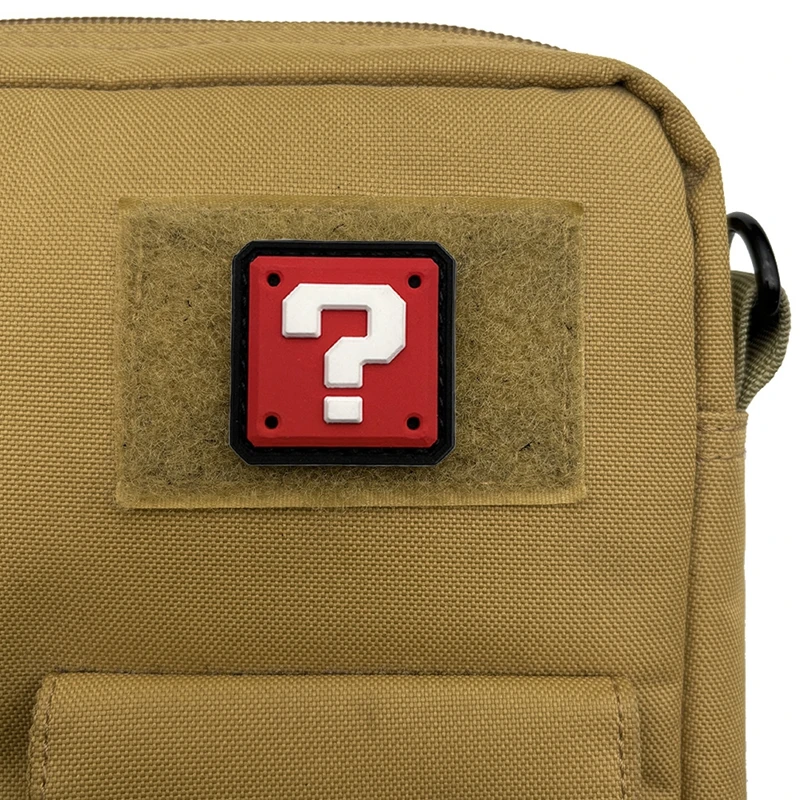 marca de preguntas? Parche de gancho y bucle de PVC, insignia moral al aire libre, insignias tácticas noctilucentes, parches de accesorios de ropa de juego