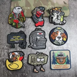 Accesorios para bolsa al aire libre, insignia bordada, oso blanco táctico, brazalete de moral de perro táctico personalizado, parche de gancho para mochila DIY