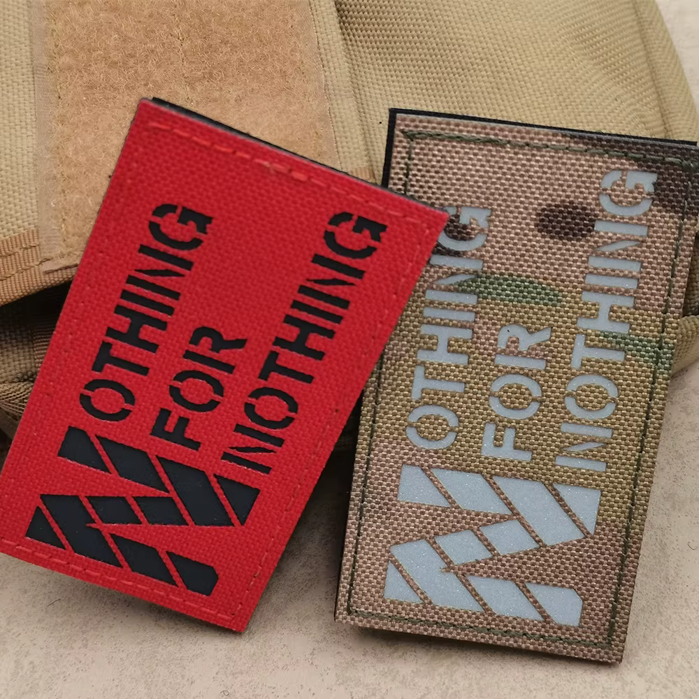 Parche reflectante TQ con grabado láser para mochila o chaqueta - imagen 2