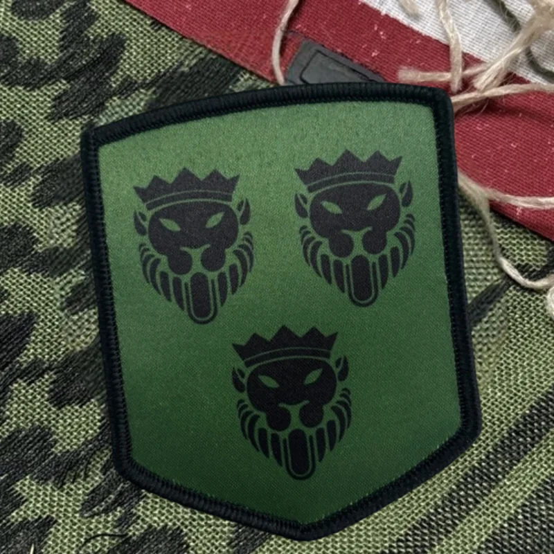 Parche con estampado de cabeza de león y corona, chaleco táctico, insignia de moral con gancho y bucle, pegatinas decorativas para mochila, parches para brazalete para ropa - imagen 2
