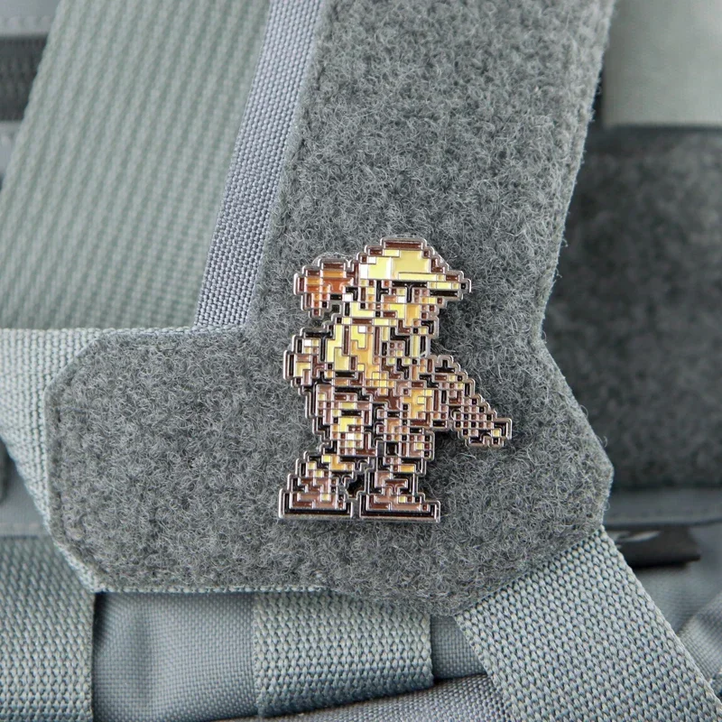Insignia de moral de estilo píxel de mosaico de memoria infantil de juego Arcade, parches de gancho y bucle de Metal, pegatina de decoración de mochila táctica - imagen 4