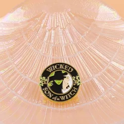 Pin esmaltado bruja gótica – Broche para chaqueta mochila y solapa