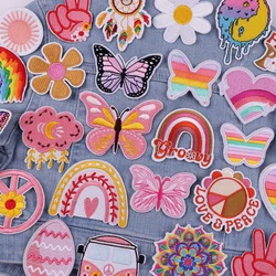 Parche bordado termoadhesivo mariposa rosa arcoíris – para coser o planchar