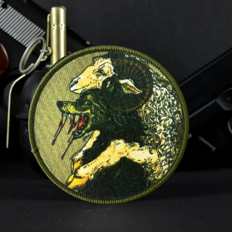 Parche táctico "Lobo en ropa de oveja" en tela, brazalete militar, insignia de moral, parches, apliques de combate Klett, pegatinas para mochila