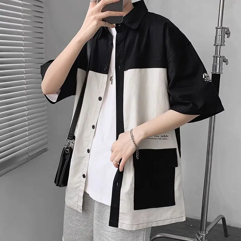Camisa de manga corta para hombre, camisa de trabajo holgada informal de estilo de Hong Kong, Top de contraste de estilo veraniego, camisas holgadas con bloqueo de Color
