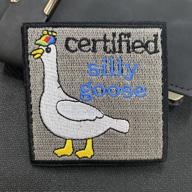 Insignia de moral de ganso blanco, insignia con bordado de gancho y bucle, emblema de mochila táctica, palos de personalidad - imagen 5