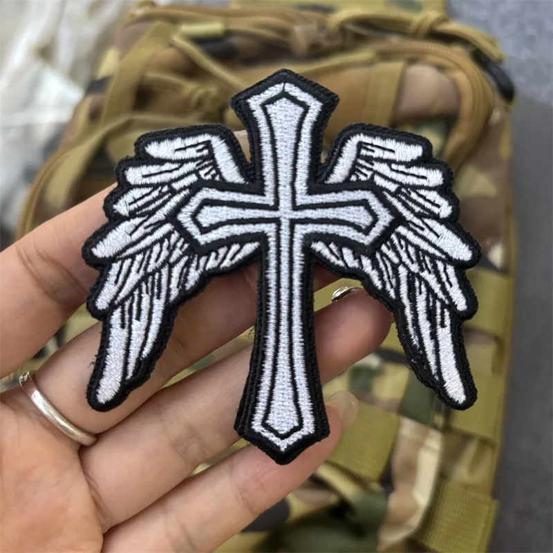 "Een kruis met vleugels" borduurpatch Tactische moreelbadge Haakluspatches Kleding Rugzak Stickers Armband - imagen 2