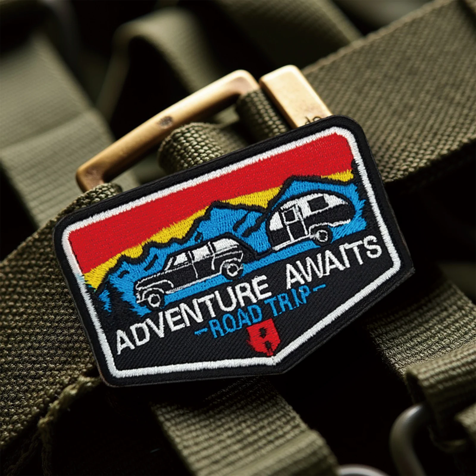 Adventure Awaits Road Trip Parche de Velcros Divertido Meme Cierre de gancho y bucle Insignia bordada para mochila táctica Molle, chaqueta - imagen 4